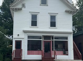 9 Commercial St, Hartland, ME 04943