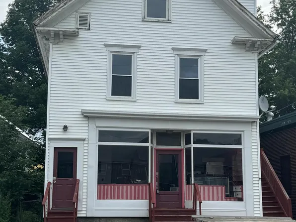 9 Commercial Street, Hartland, ME 04943