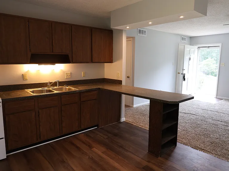 205 Long St #2 — Photo 11