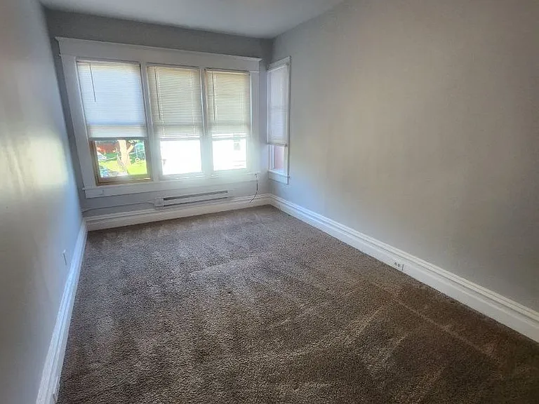 207 N 8th St — Photo 8