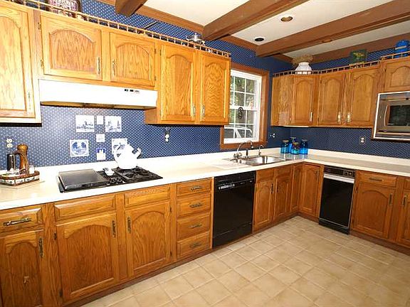 3rd image of 3891 Isabella Dr