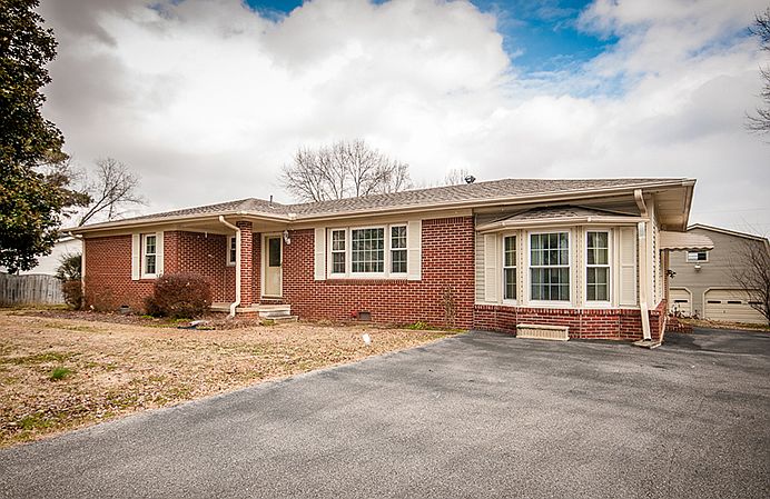 1st image of 130 Karen Dr