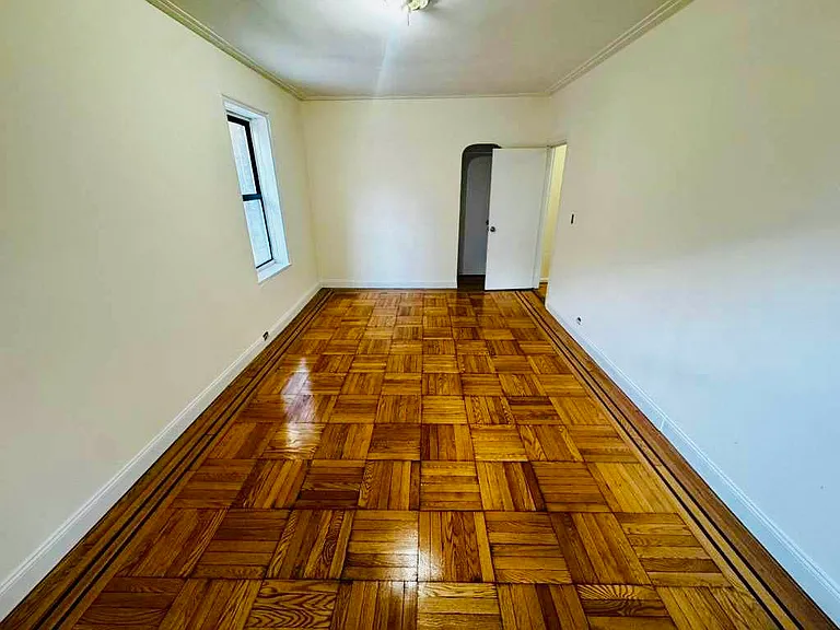 10 Hillside Ave #1R — Photo 4