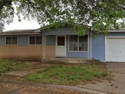 2018 Sherman St, Seguin, TX, 78155