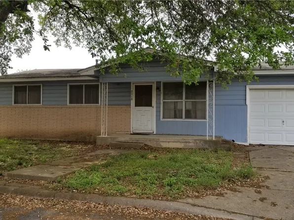 2018 Sherman St, Seguin, TX 78155