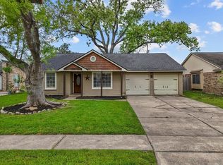419 Forest Hills Dr, League City, TX 77573