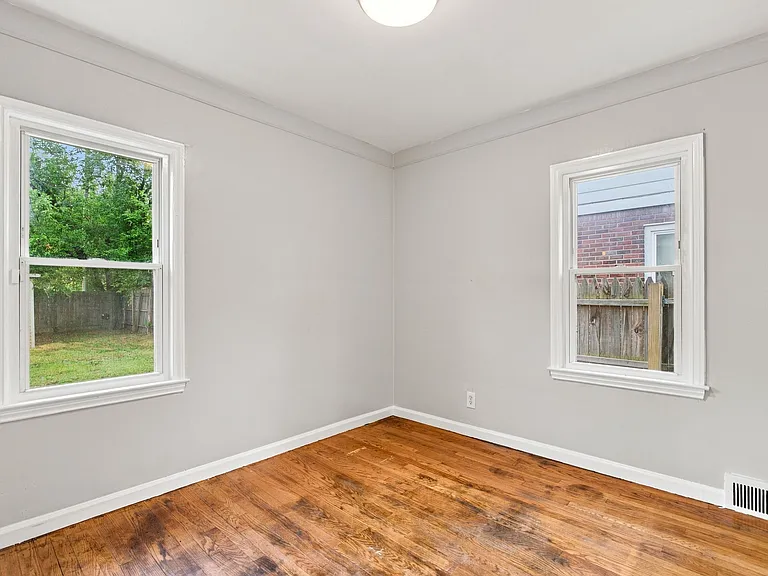 11034 Craft St — Photo 9