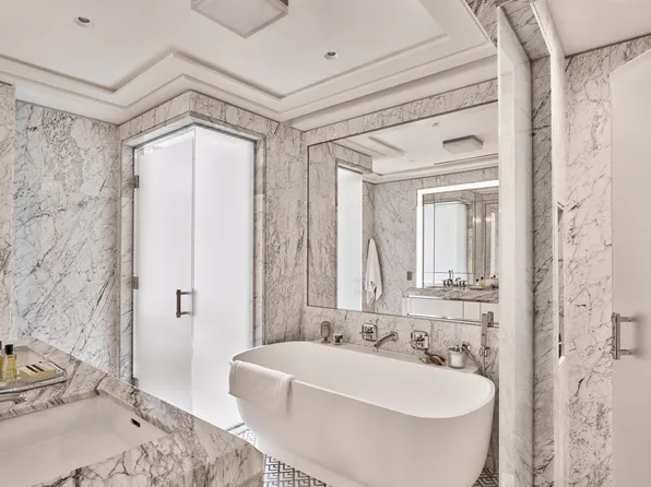 303 Park Avenue image 5 of 25