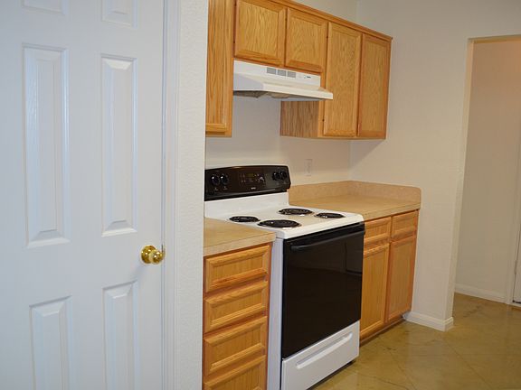 4th image of 934 Rosewood Dr APT B