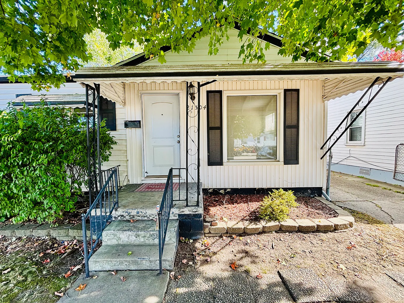 2 bed, 696 sqft, $1,150 — Photo 1