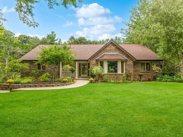 W329N4671 Elderwood DRIVE, Nashotah, WI 53058