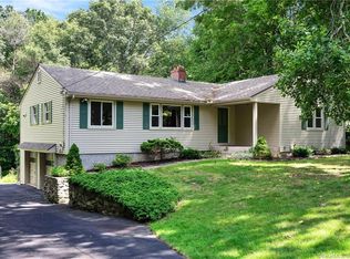 102 Day St, Granby, CT 06035