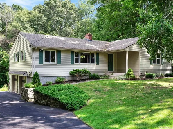 102 Day Street, Granby, CT 06035