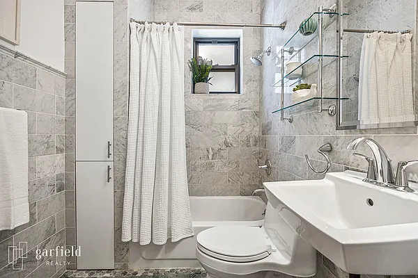 Rented by Garfield Realty  | media 8