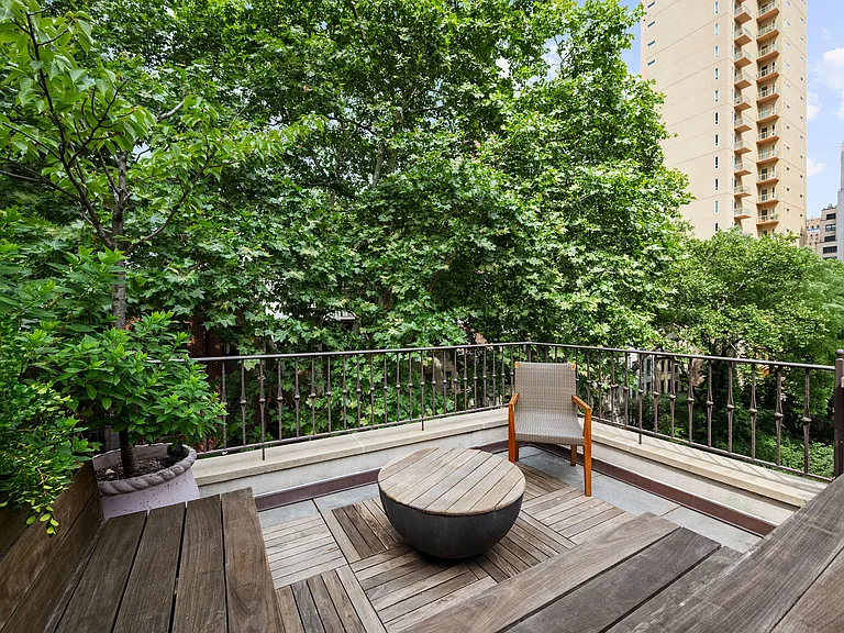 225 E 48th St #TOWNHOUSE — Photo 22