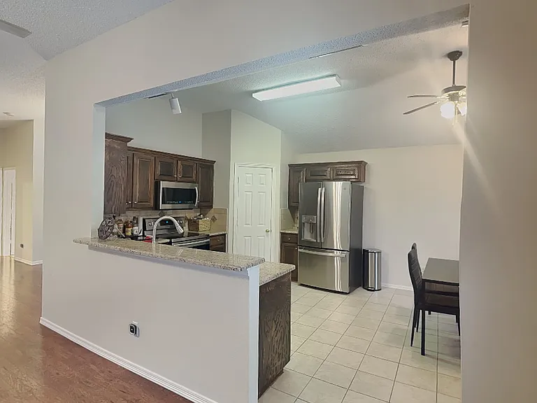 5202 High Island Dr — Photo 10