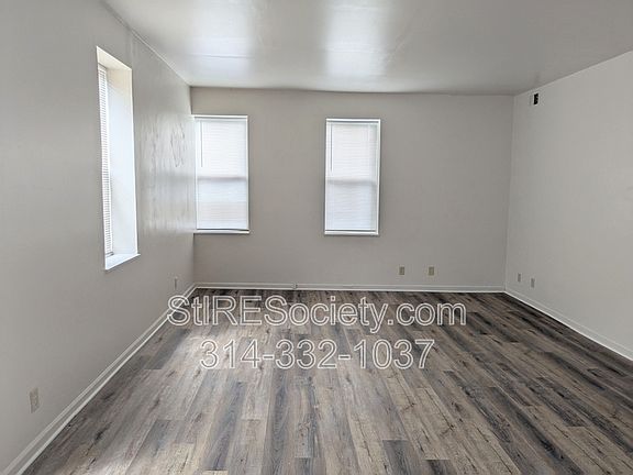 2nd image of 2707 Russell Blvd #B