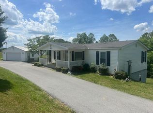 1019 Croker Ln, Vinton, VA 24179