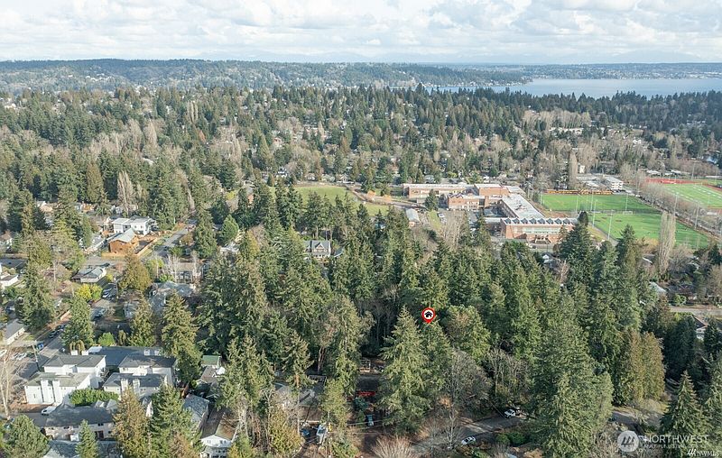 3rd image of 11325 30th Avenue NE