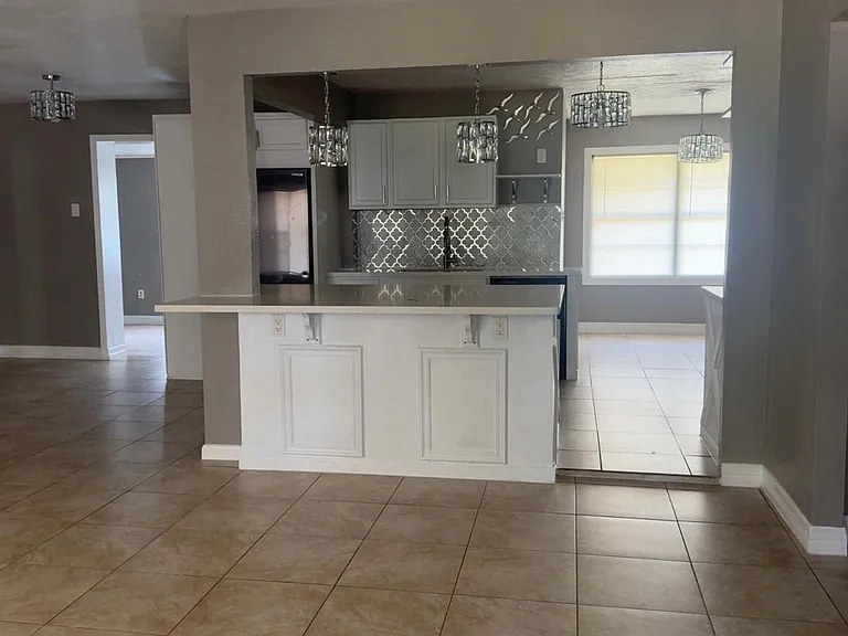 1603 Buchanan St — Photo 3