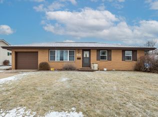 1225 Altura Dr, Dubuque, IA 52001