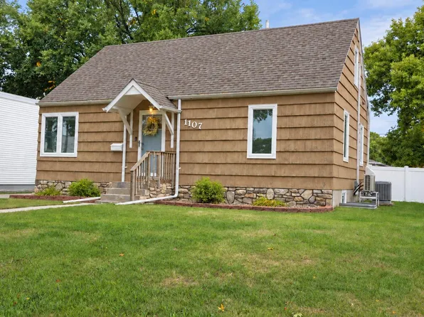 1107 N 2nd St, Aberdeen, SD 57401