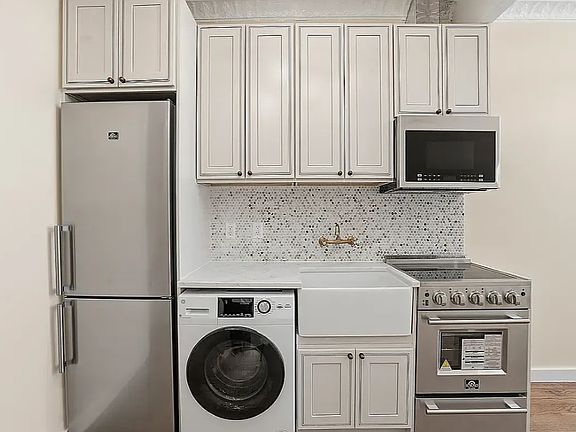 3rd image of 63 Nassau St #5