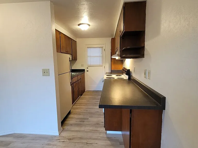 1187 W 8th Ave — Photo 3