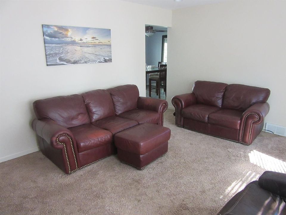 1st image of 1472 Borgstrom Ave