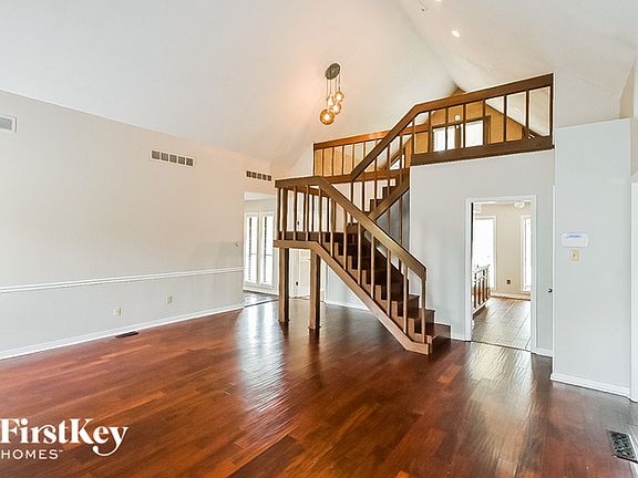3rd image of 3877 Caravel Dr