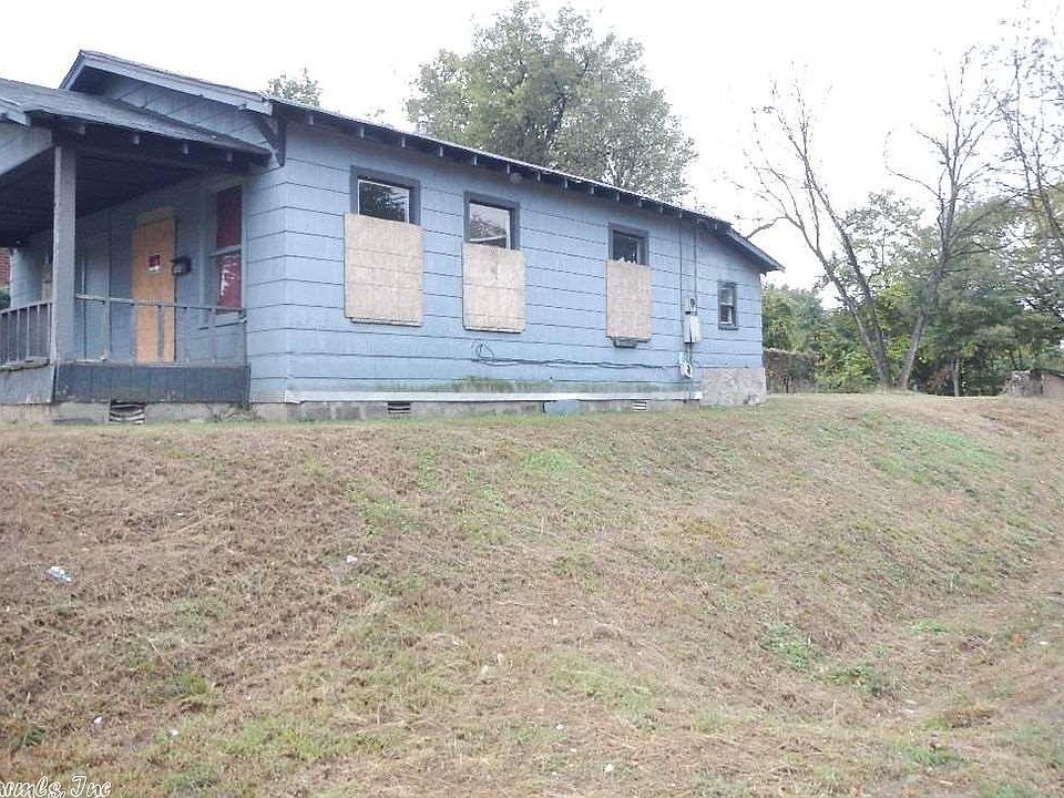 2nd image of 1723 N Magnolia St