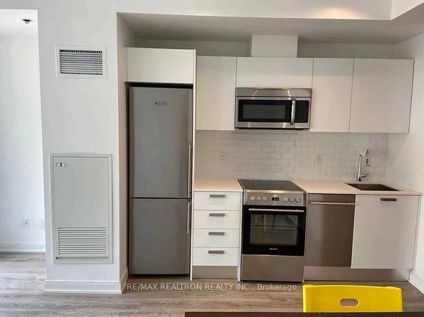 42 Charles St E #1008, Toronto, ON M4Y 0B7