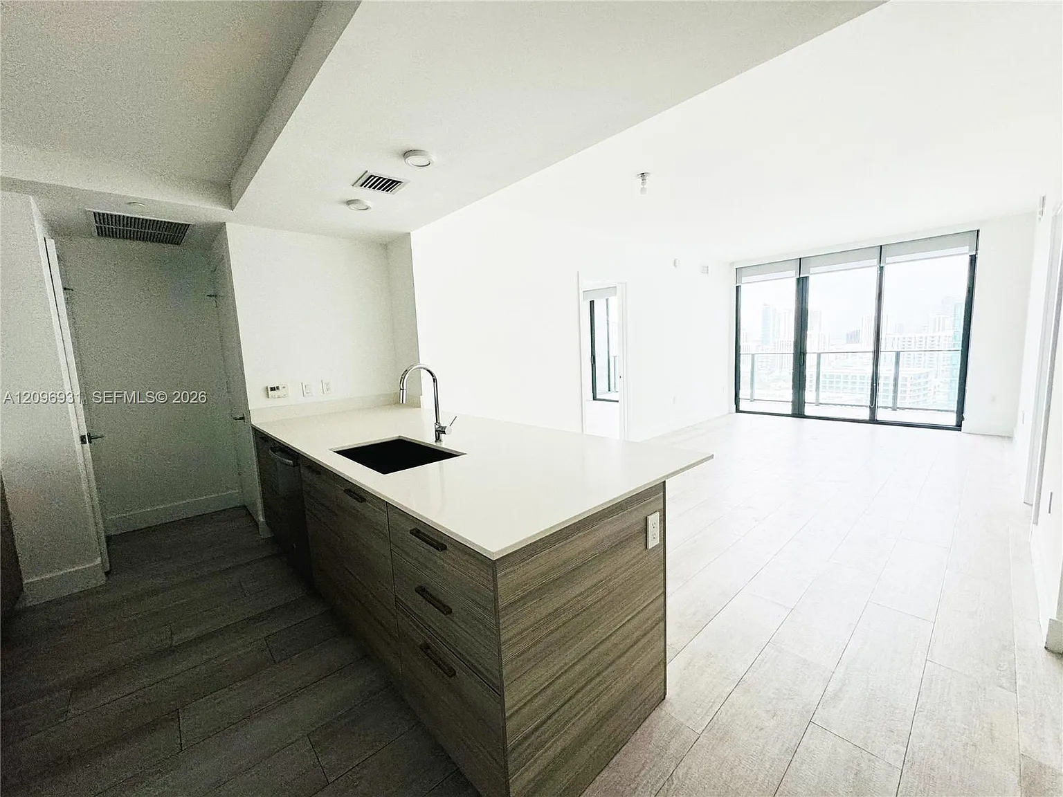 3401 Midtown Condo — Photo 2