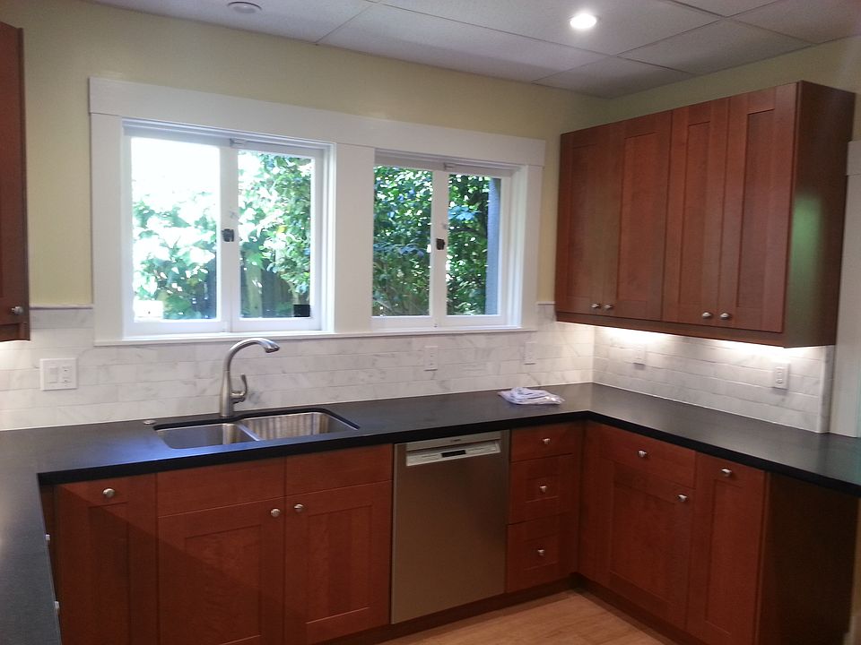 2nd image of 166 Oak Road Piedmont Ca #94610