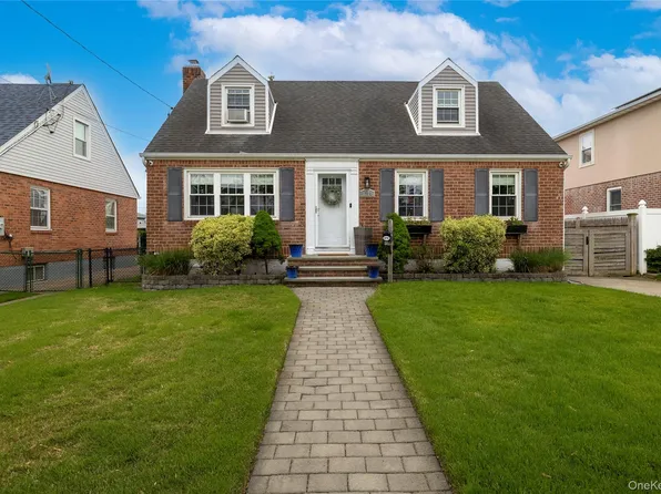 1714 Broadway, New Hyde Park, NY 11040