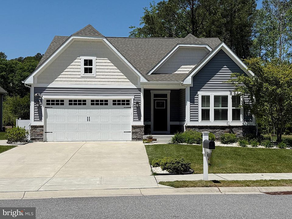 1st image of 16 Thornton Dr