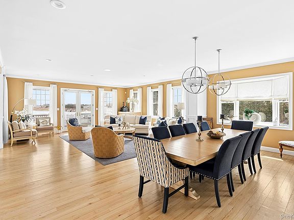 5th image of 176 Beach Ln