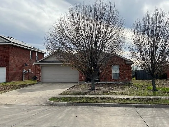 2817 Spencer Cir — Photo 1