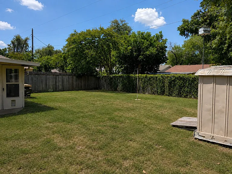 2025 Meadow Gln — Photo 12