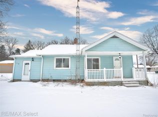 2296 Russell St, Grand Blanc, MI 48439