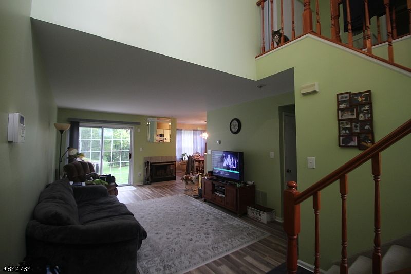 1st image of 30 WILLOW CI