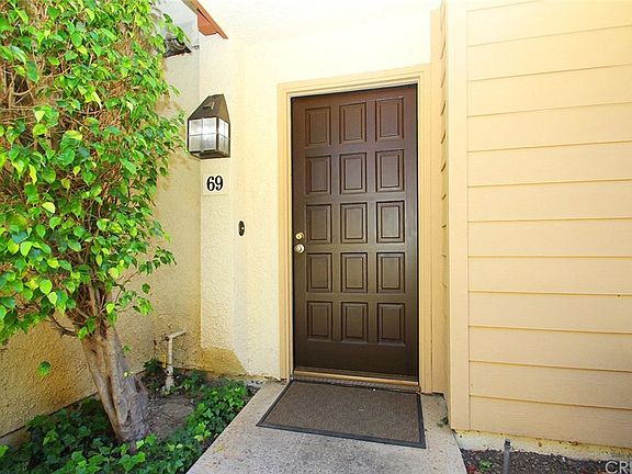 2nd image of 21555 Burbank Blvd Unit 69