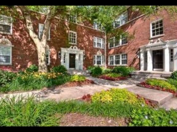 Convenient historic building at corner of Elmington Ave and