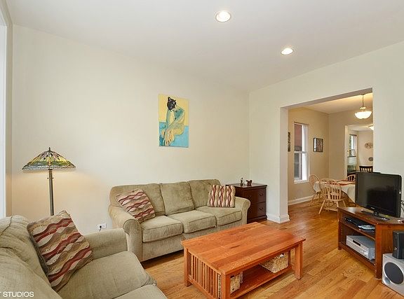 3rd image of 2915 W Belden Ave