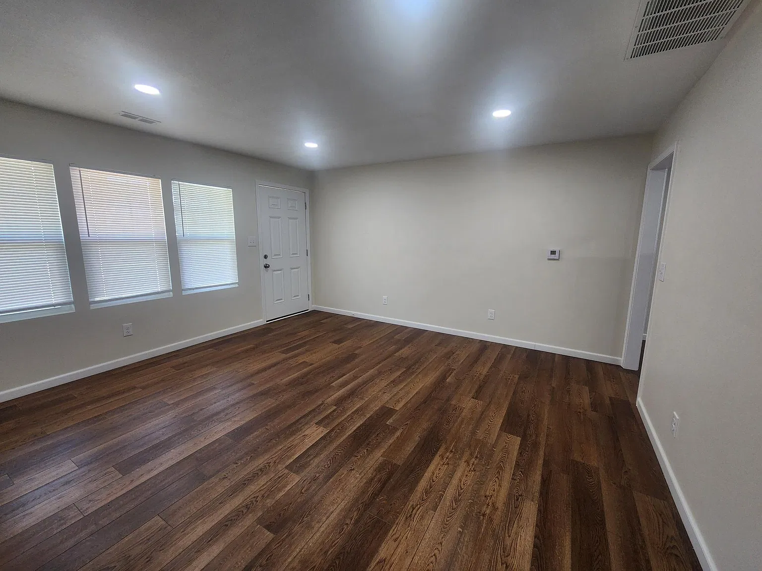 3 bed, 1240 sqft, $1,195 — Photo 2