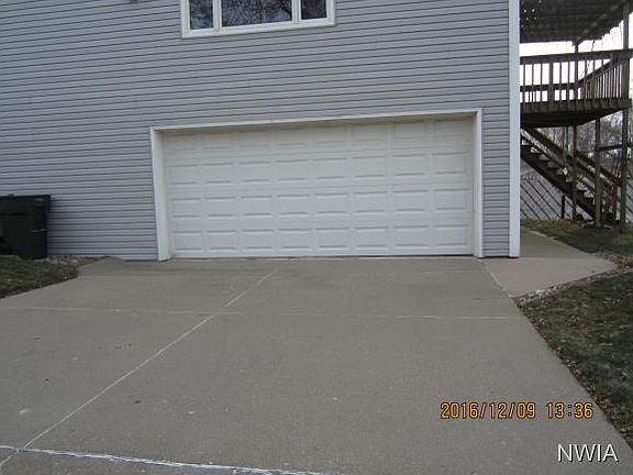 3rd image of 1919 Fawcett St