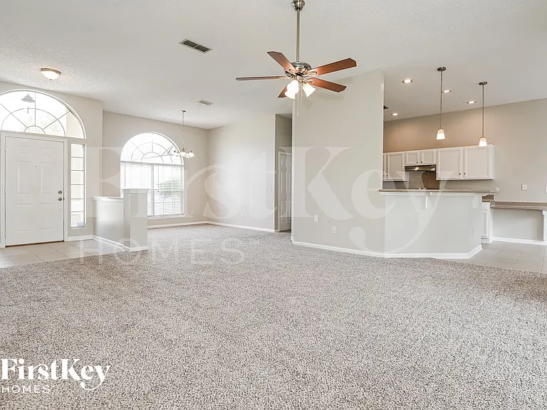 2352 Longmont Dr — Photo 3