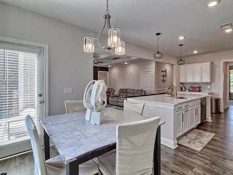 558 Mahonia Rd — Photo 18
