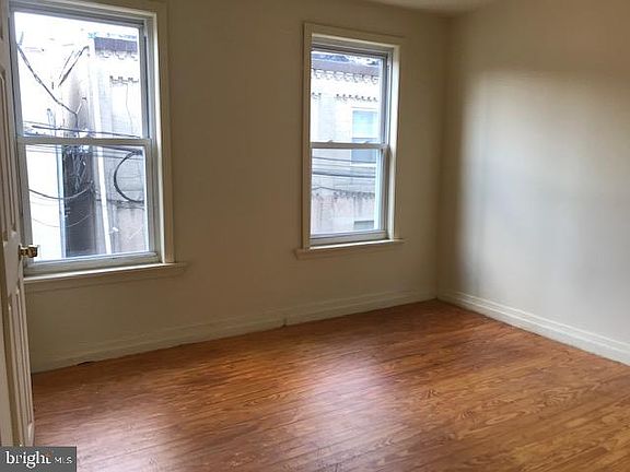 5th image of 1117 S Clifton St