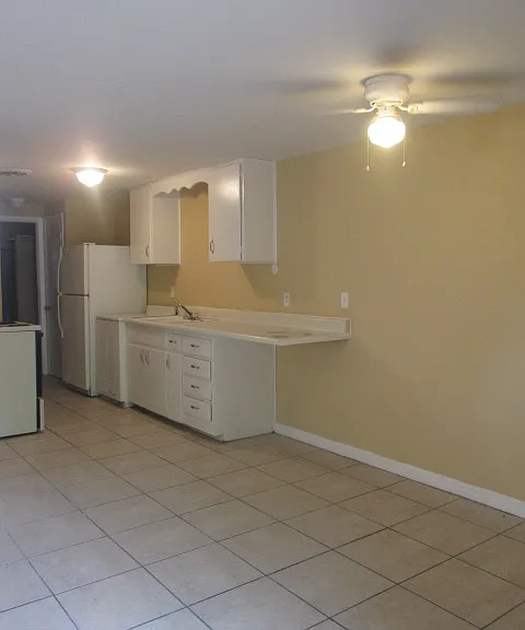 2407 State St #B — Photo 2